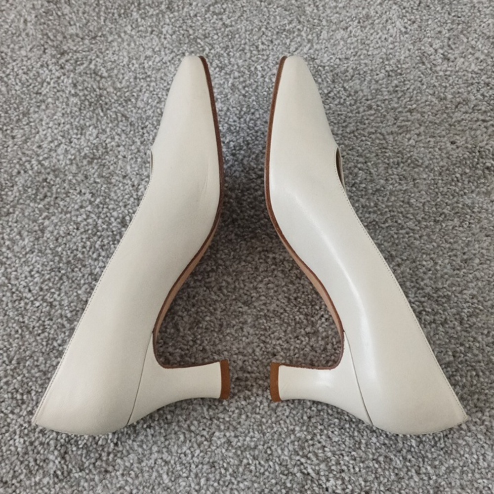 Talbot's Leather Cream Heels - Picture 3 of 6